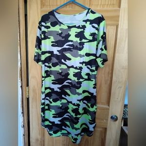  Plus Size Camo Print Curved T-Shirt Dress